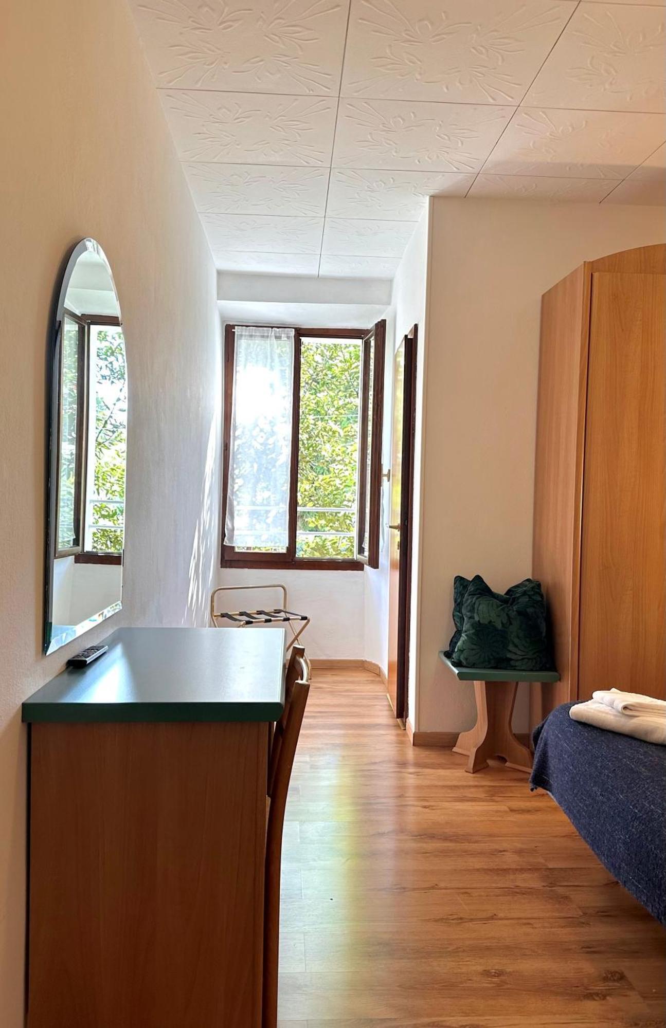 Albergo Varone Riva del Garda Exterior photo