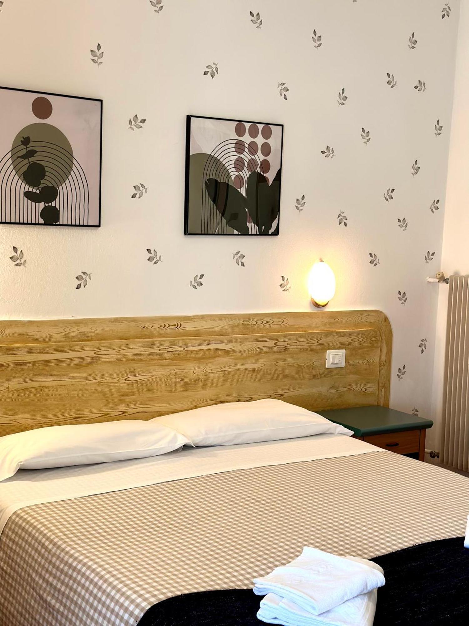 Albergo Varone Riva del Garda Exterior photo